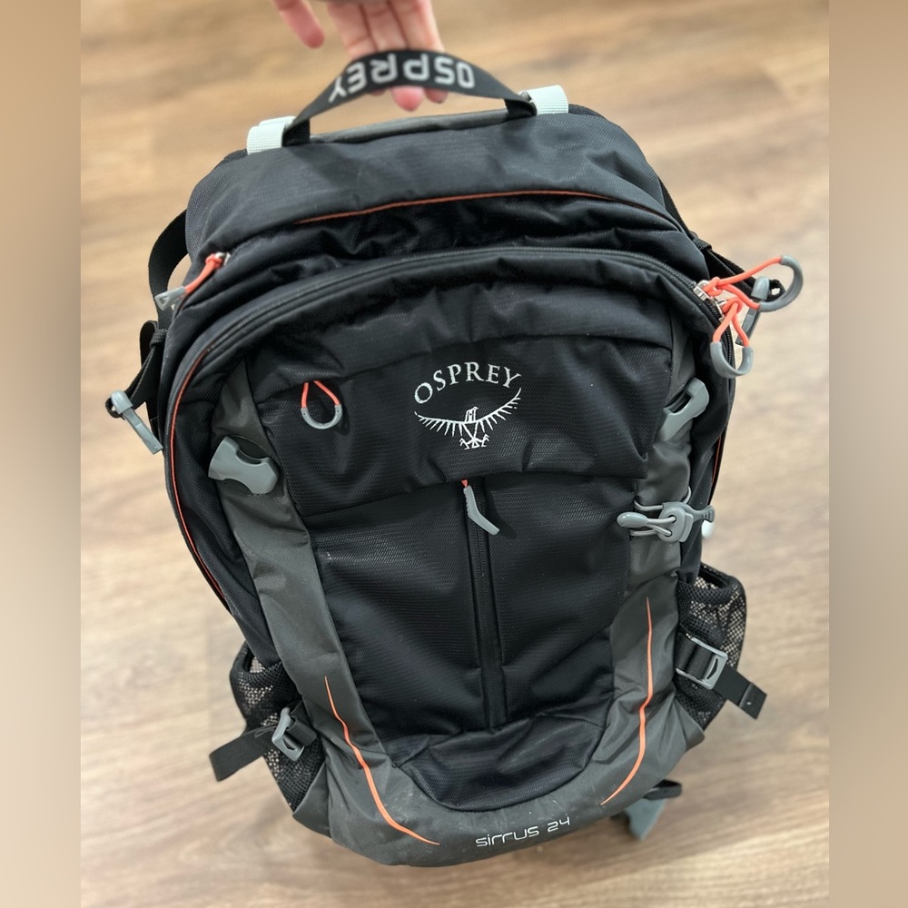 Osprey Sirrus 24 pack - women’s for sale! Like brand new condition!!